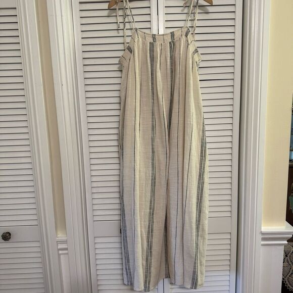 Abercrombie & Fitch Dresses & Skirts - Abercrombie & Fitch Ivory & Black Wide-Flowy Crinkle Cotton Dress